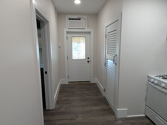 4th image of 219 7th St #2