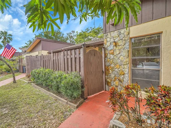 428 Briarwood Cir #4-27, Hollywood, FL 33024