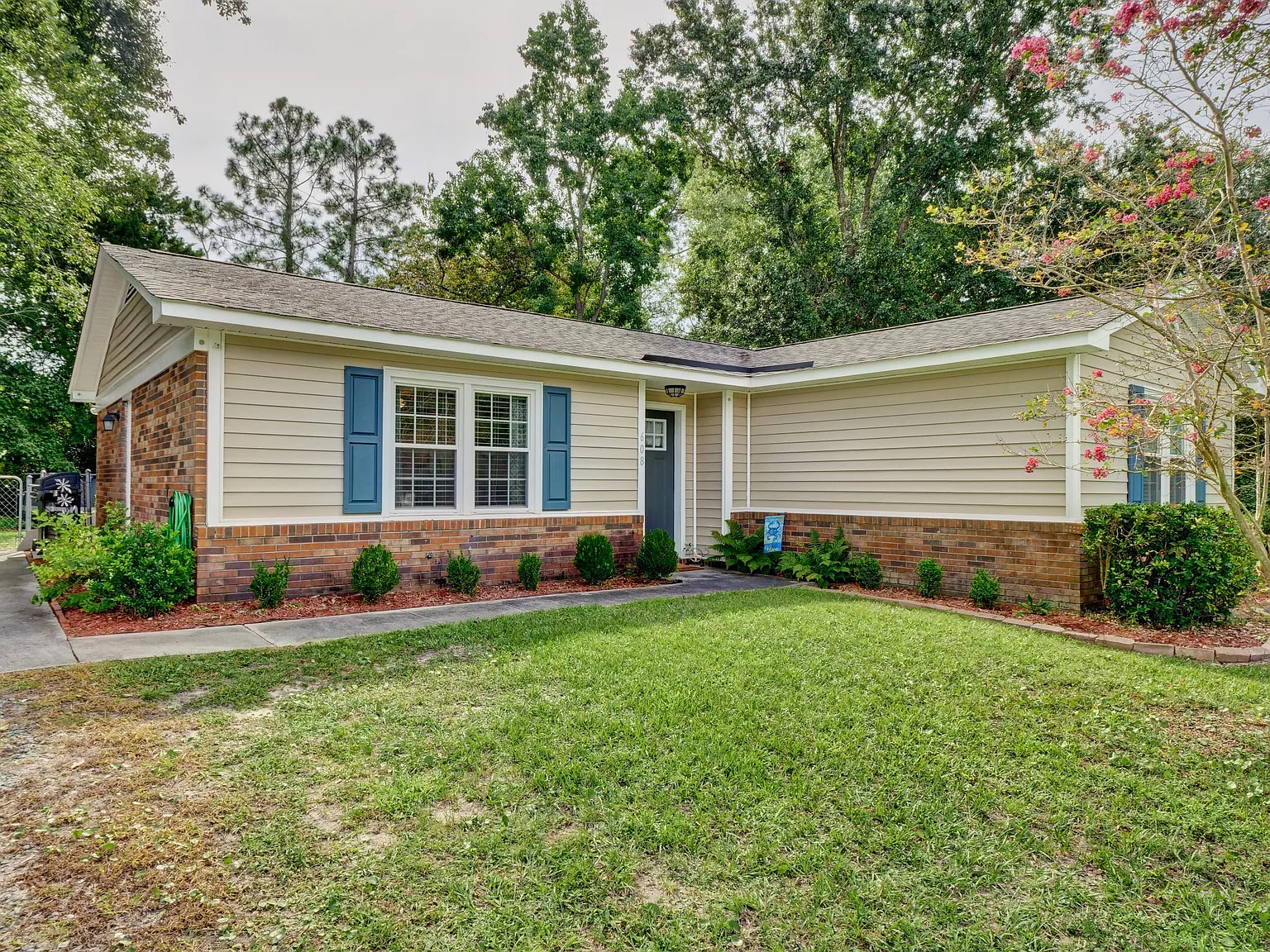 608 Albemarle Rd — Photo 4