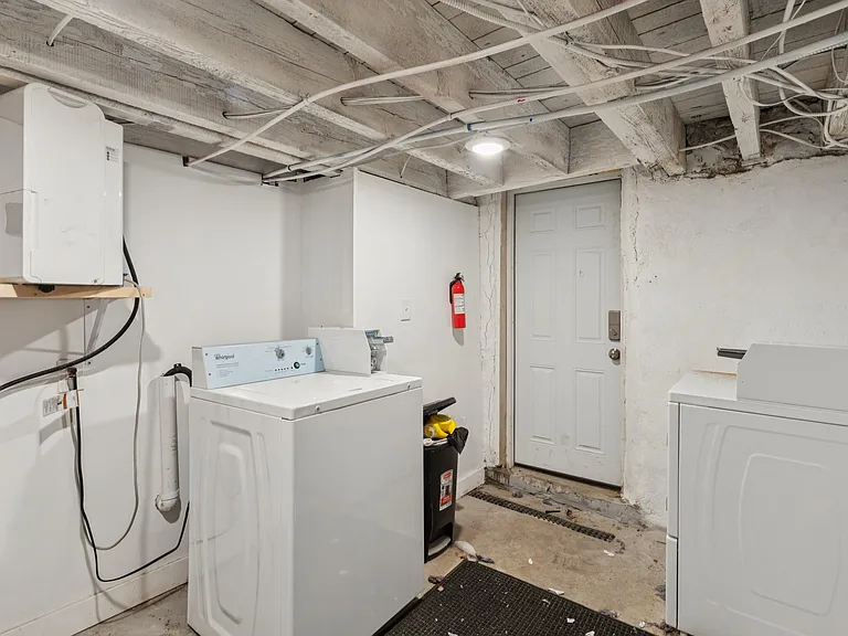 21 E Price St #2B — Photo 12