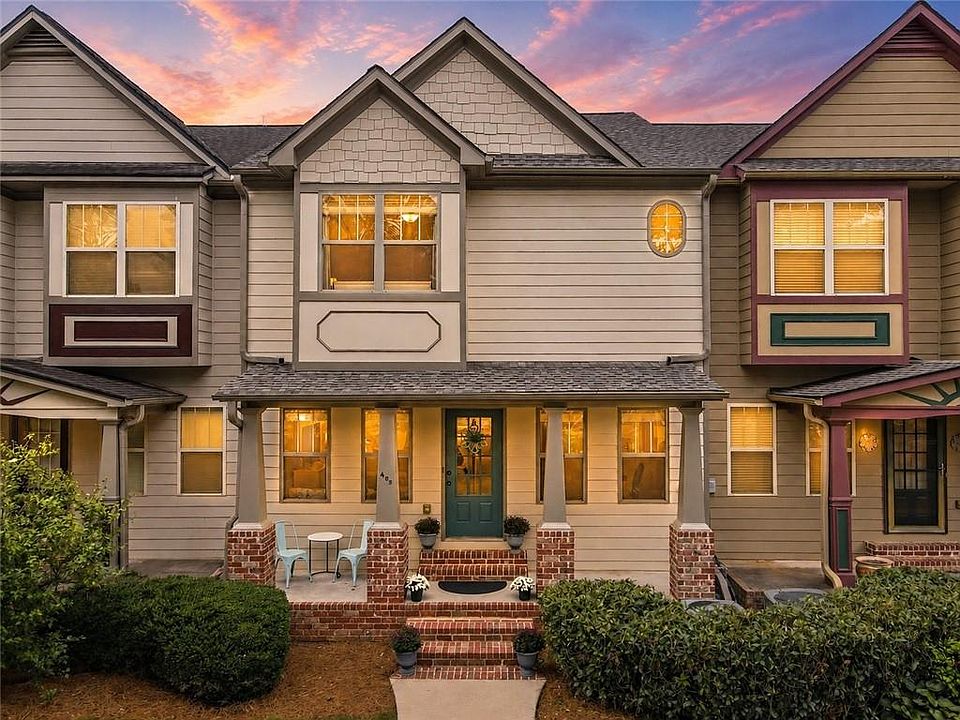 1st image of 405 Royal Crescent Ln E