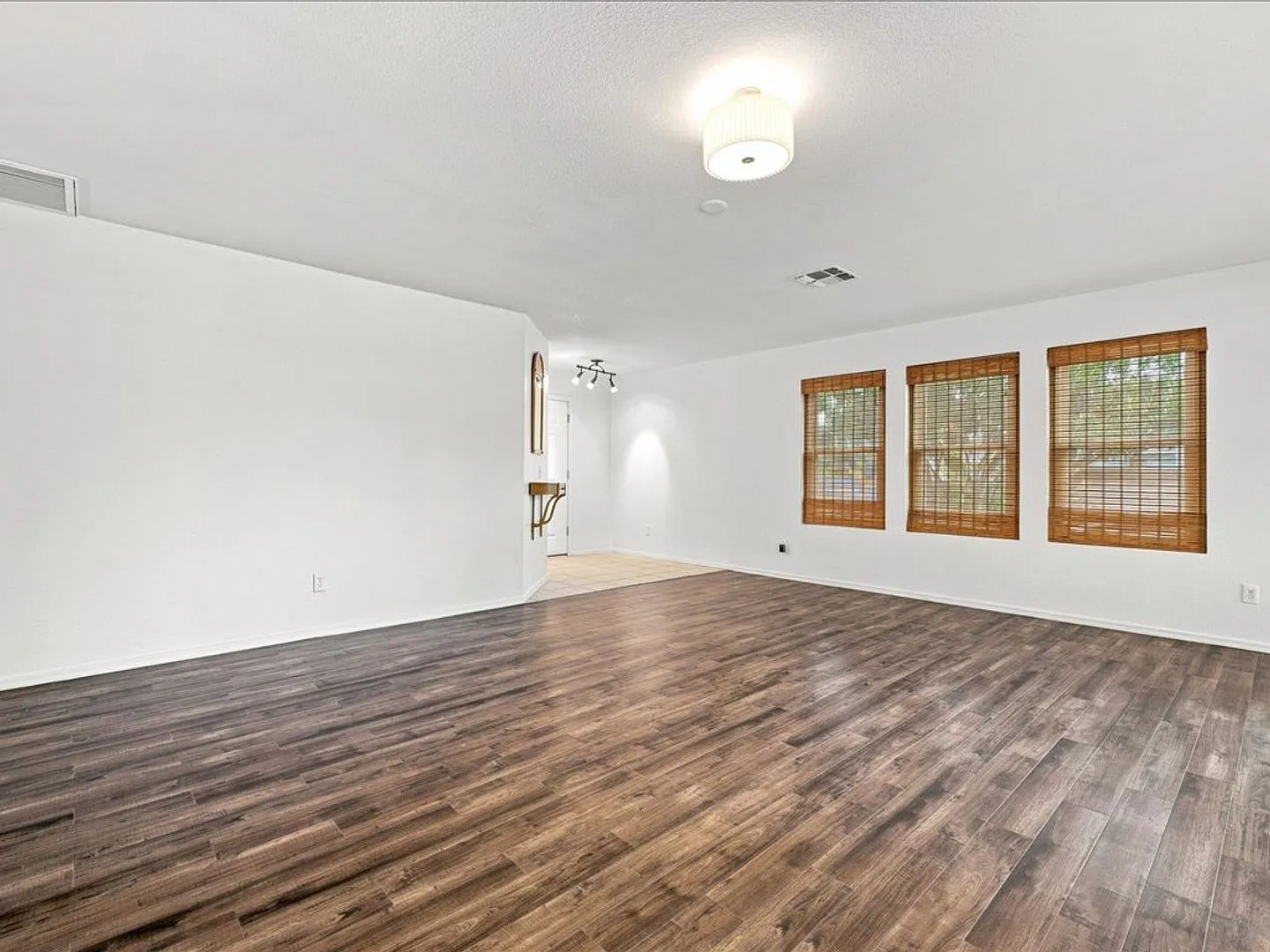 Beautiful 3-Bedroom Home | Solar Panels | Hardwood Flooring | Large Enclosed Backyard — Photo 4