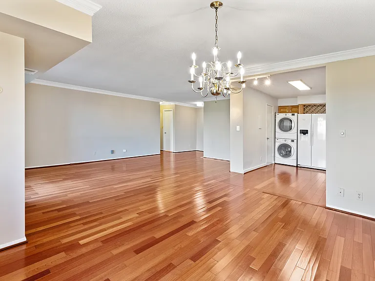 8370 Greensboro Dr #1004 — Photo 6