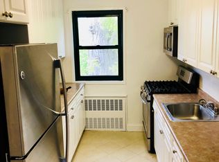 202 Beacon Hill Dr, Dobbs Ferry, NY 10522