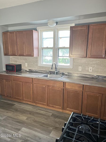 5th image of 1508 Union Street