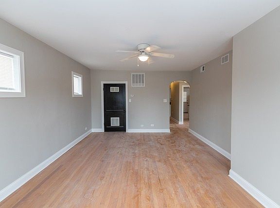 5th image of 4342 N Mozart St #3E