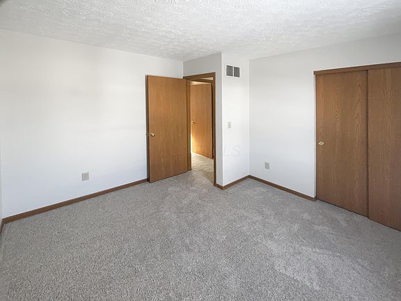 4th image of 3376 Oak Bend Blvd