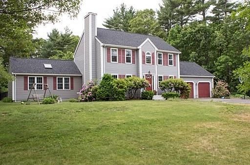 1st image of 15 Fleetwood Dr