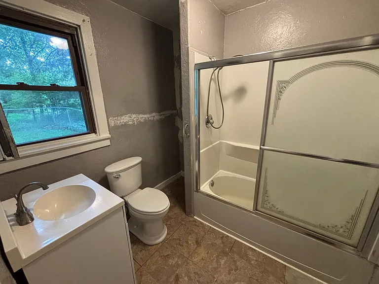 655 Beatty Rd — Photo 18