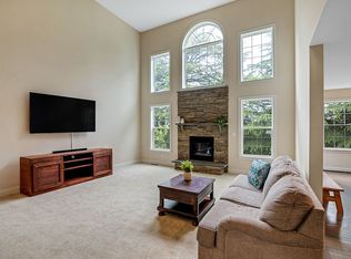 9050 Stone Crest Dr, Warrenton, VA 20186