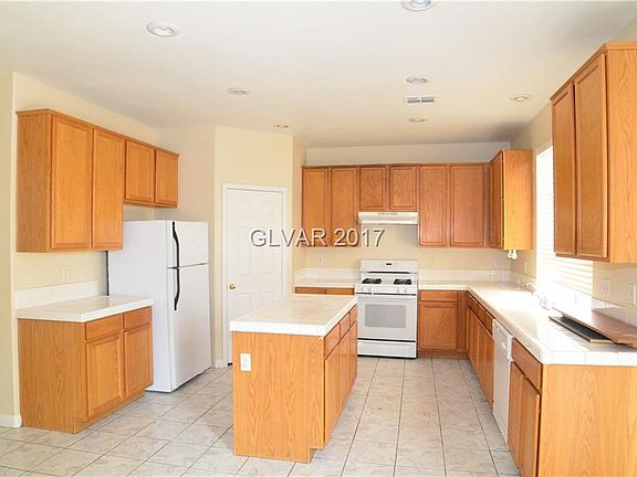5th image of 2509 Bahama Point Ave