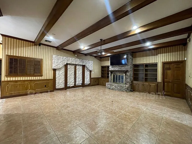 1022 Wooddale Blvd — Photo 3