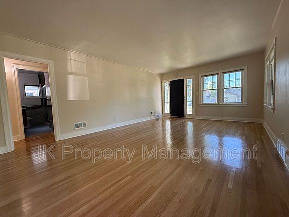 5th image of 2726 1st Ave N