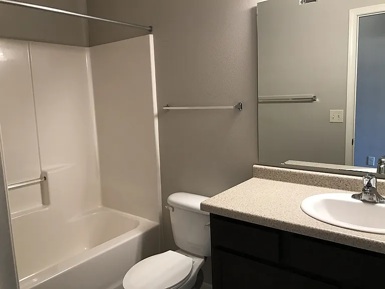 Crystal Creek Apartments — Photo 15