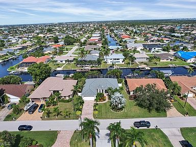 2033 SE 28th St, Cape Coral, FL 33904 | Zillow