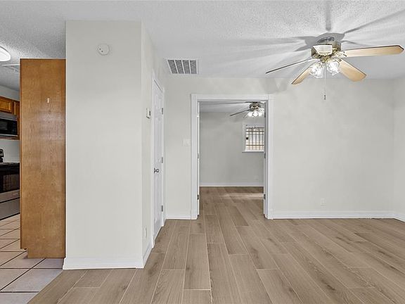 4th image of 234 N Cortlandt St #2