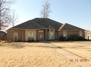5702 Country Hills Dr, Texarkana, AR 71854