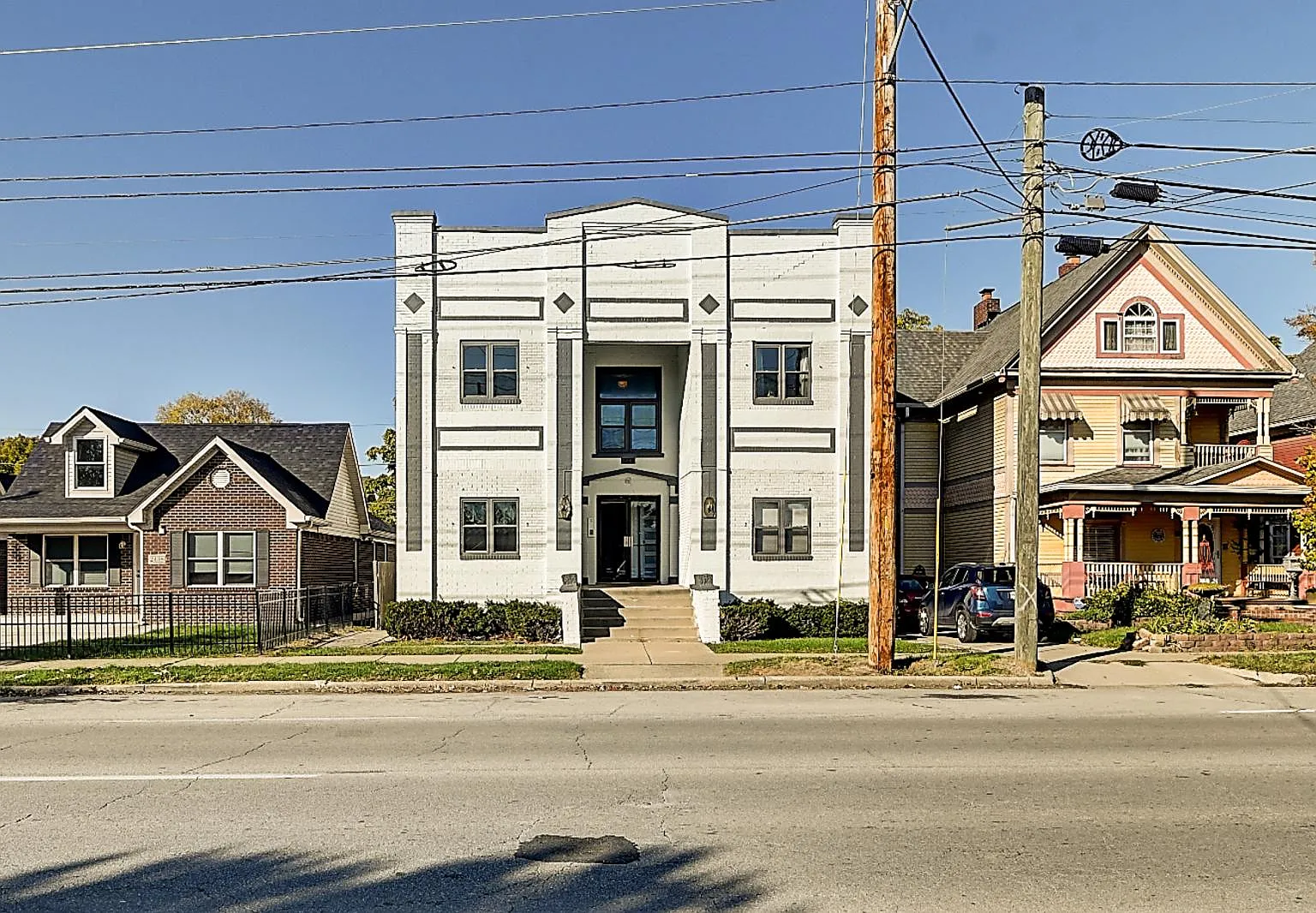 2442 N Illinois St — Photo 1