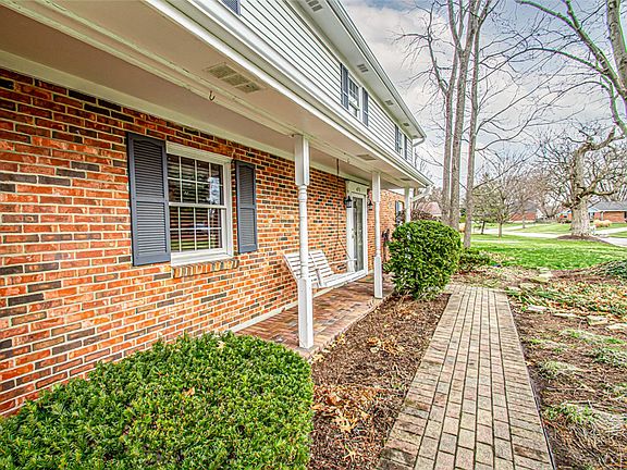 2nd image of 471 Roselake Dr