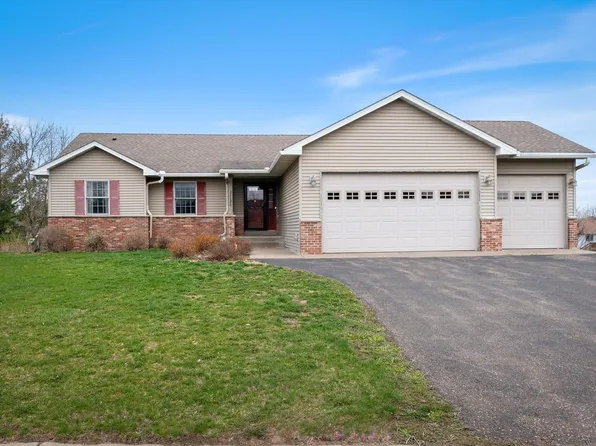 31126 Morley Dr, Lindstrom, MN 55045