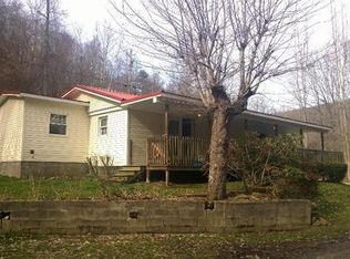 763 Deephole Branch Rd, Genoa, WV 25517