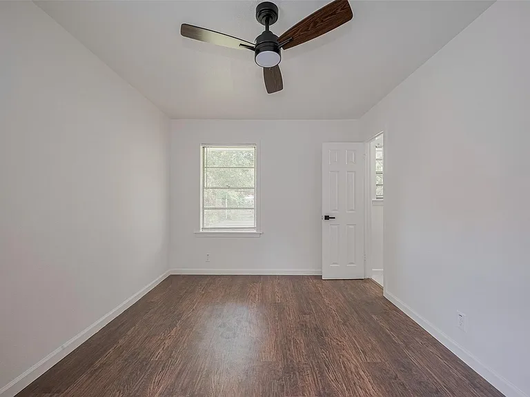 2112 Walnut Ln — Photo 18