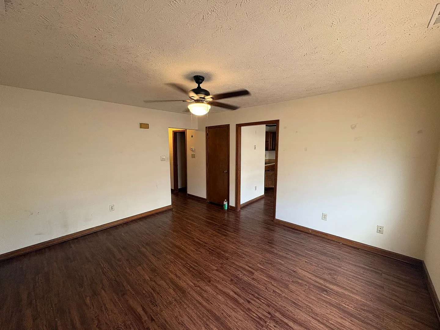 2 Bedroom In The Heart Of Hope Mills! — Photo 3