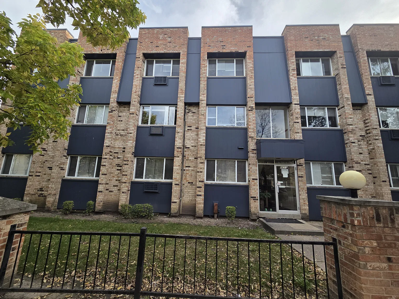 2 bed, 1200 sqft, $1,850 — Photo 1