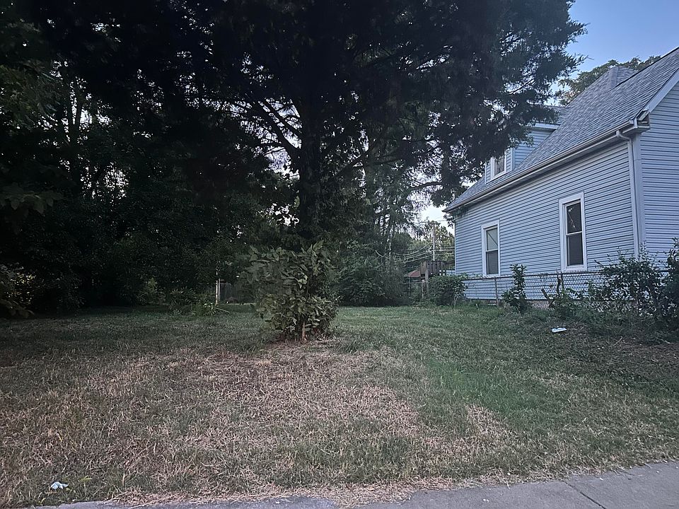 2nd image of 723 W Brower Street