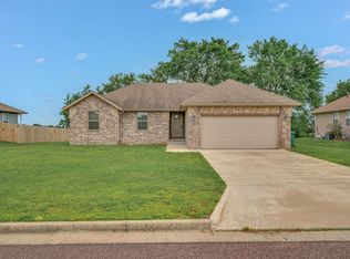 208 Payton St, Monett, MO 65708