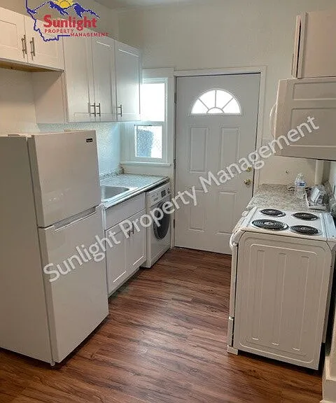216 N 33rd St #1 — Photo 5