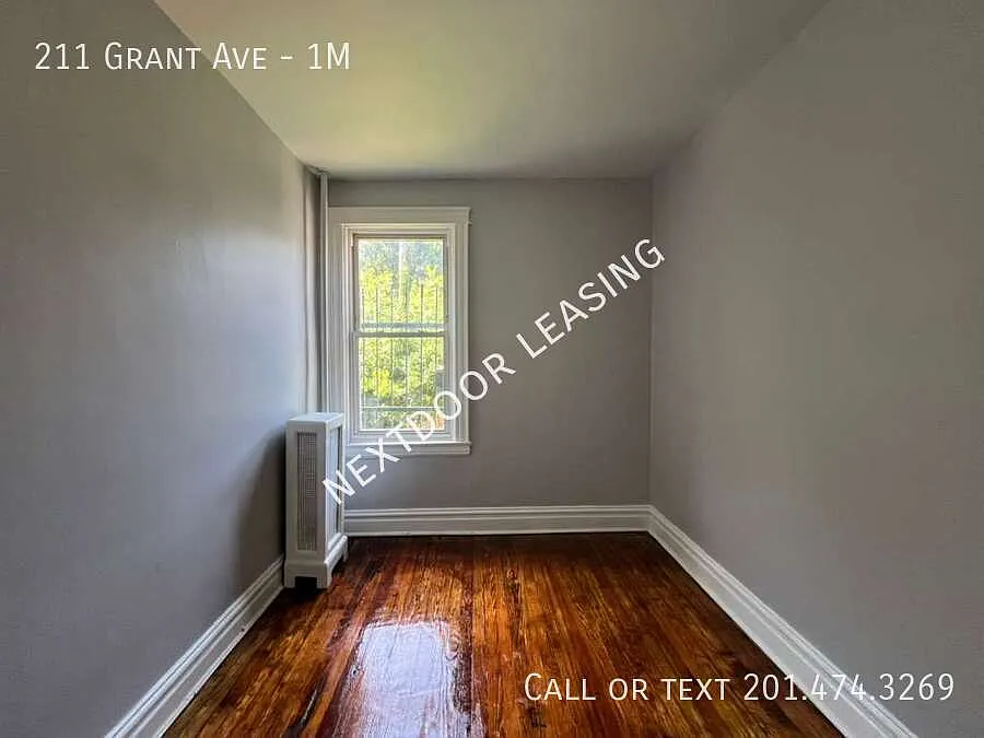 211 Grant Ave — Photo 4