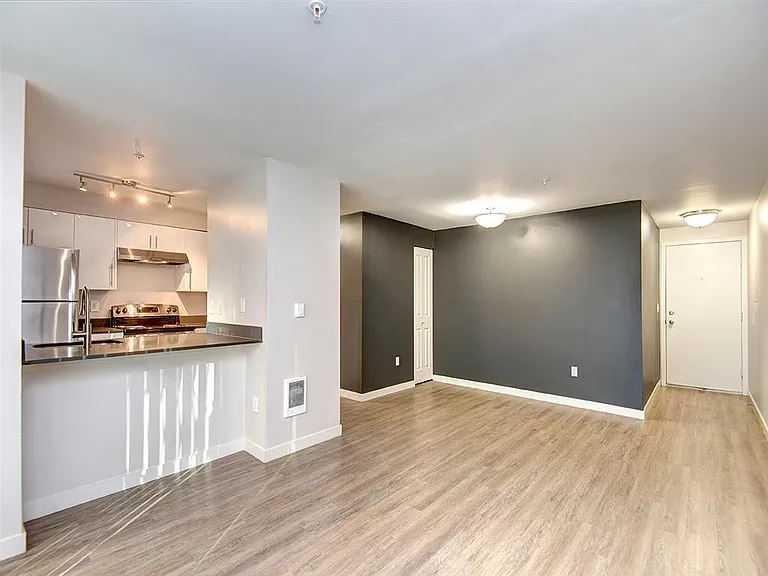 Union Bay — Photo 14