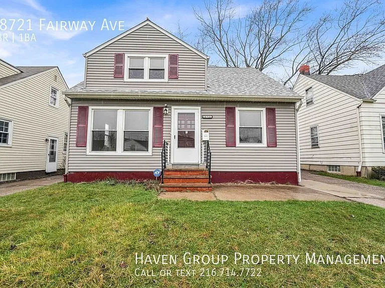 18721 Fairway Ave — Photo 1