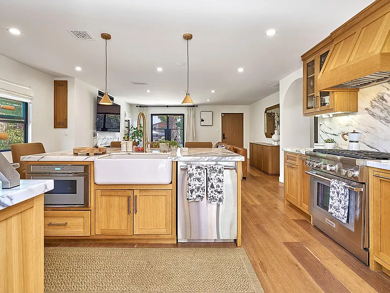 3435 S Bentley Ave — Photo 13