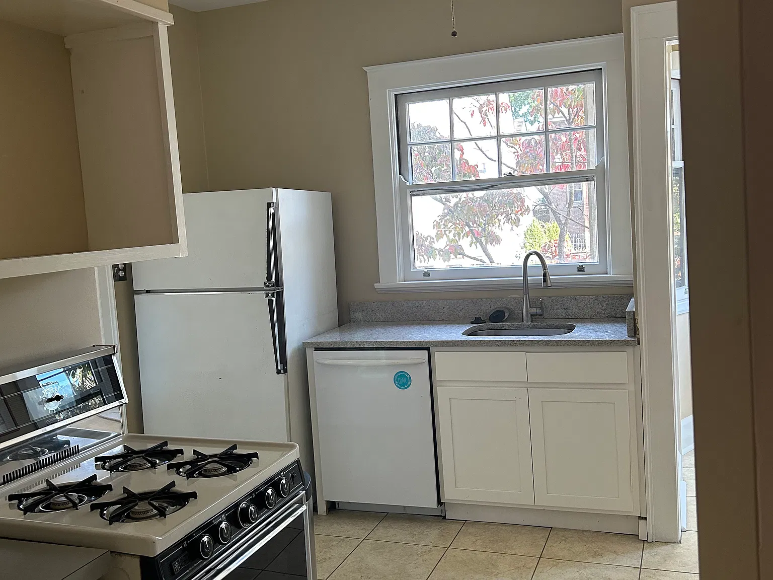 1 bed, 900 sqft, $1,500 — Photo 2