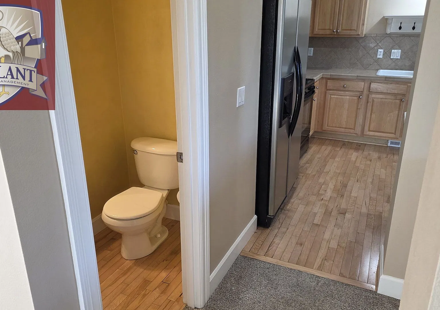 Amazing 5 bedroom home with office — Photo 2