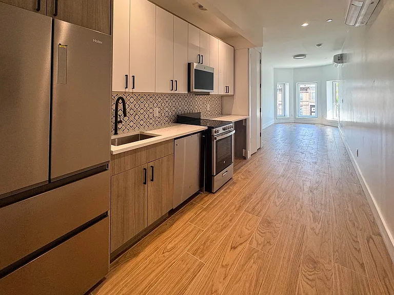 363 Hawthorne St #2F — Photo 1