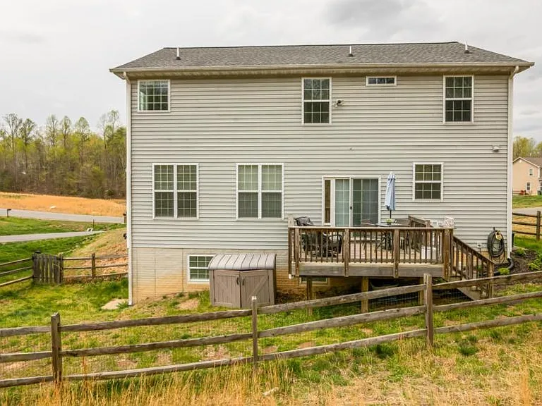 48 Ellison Ct — Photo 2