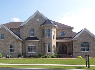 740 Hampton Court Rd, Harrisburg, PA 17112