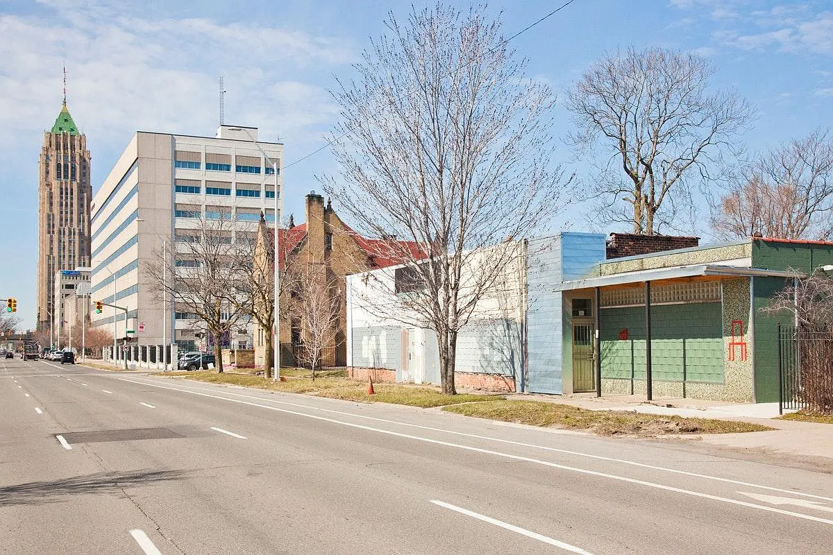 Building Photo - 3020 E Grand Blvd