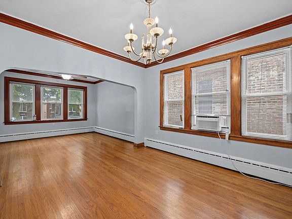 5th image of 2626 Cuyler Ave
