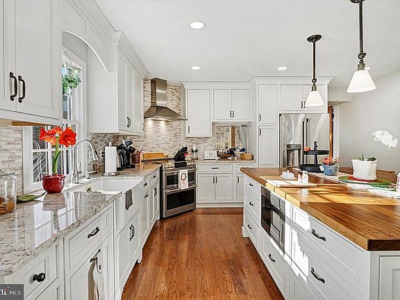 4th image of 284 Stony Run Rd