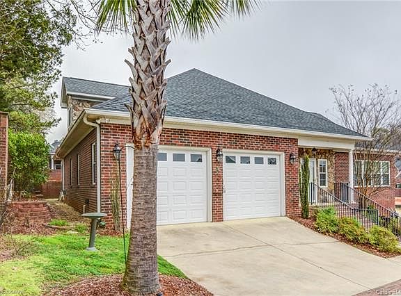 4th image of 222 Palm Lake Dr