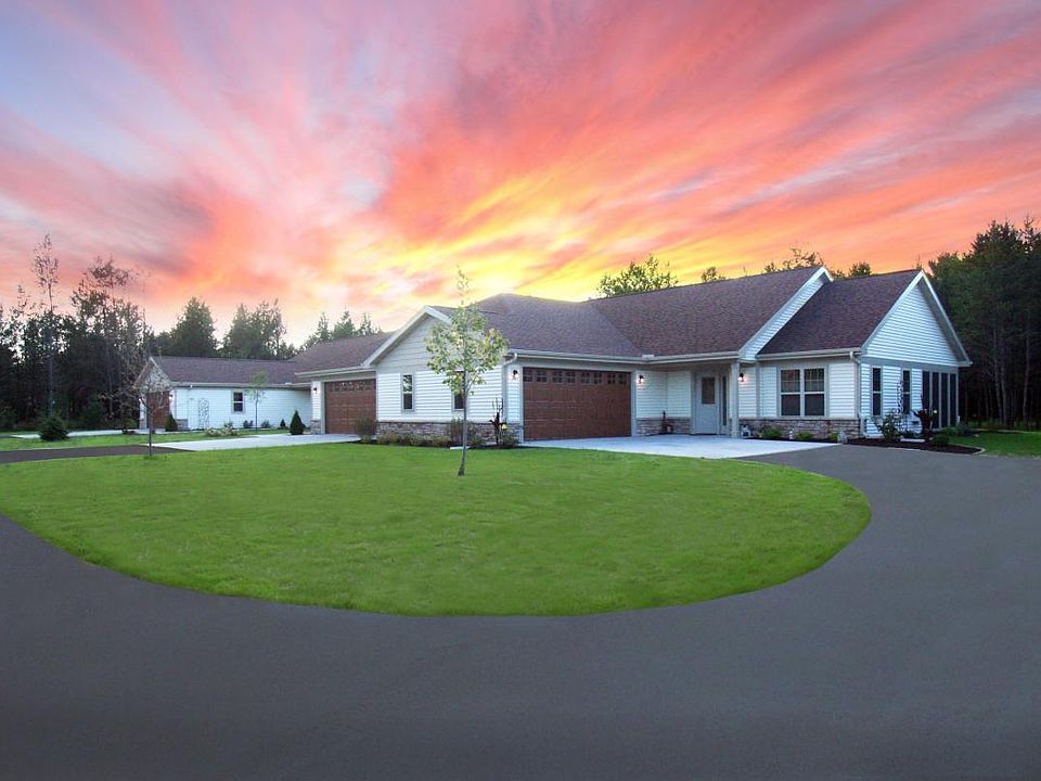 Pebblestone Villa Triplex Exterior