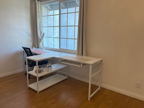 2nd image of 132 W Yale Loop