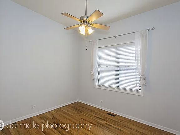 3rd image of 1712 W Altgeld St #A
