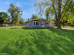 26 Hampton Rd, Montgomery, IL 60538