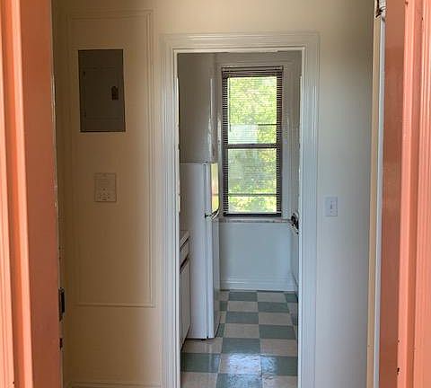 3rd image of 360 E 234th St APT 4E