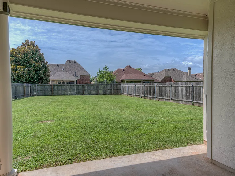 525 Chinquipin Dr — Photo 7
